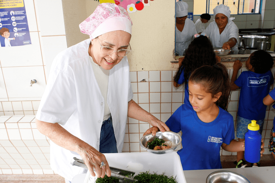 Prefeitura inclui peixe na alimentação escolar e prato faz sucesso entre os alunos