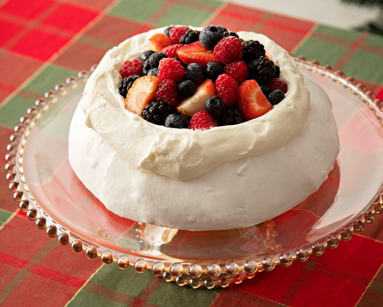 Pavlova como sobremesa delicada para as festas de fim de ano