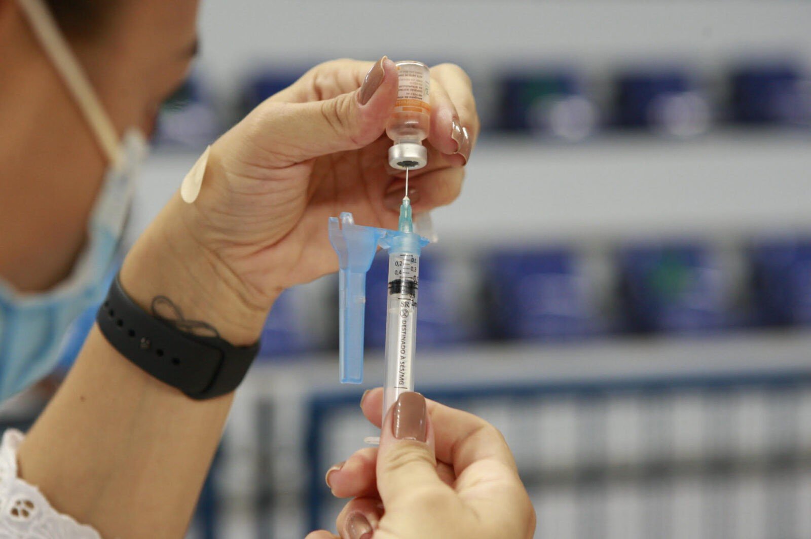 Uberlândia recebe doses da Coronavac para crianças de 3 e 4 anos