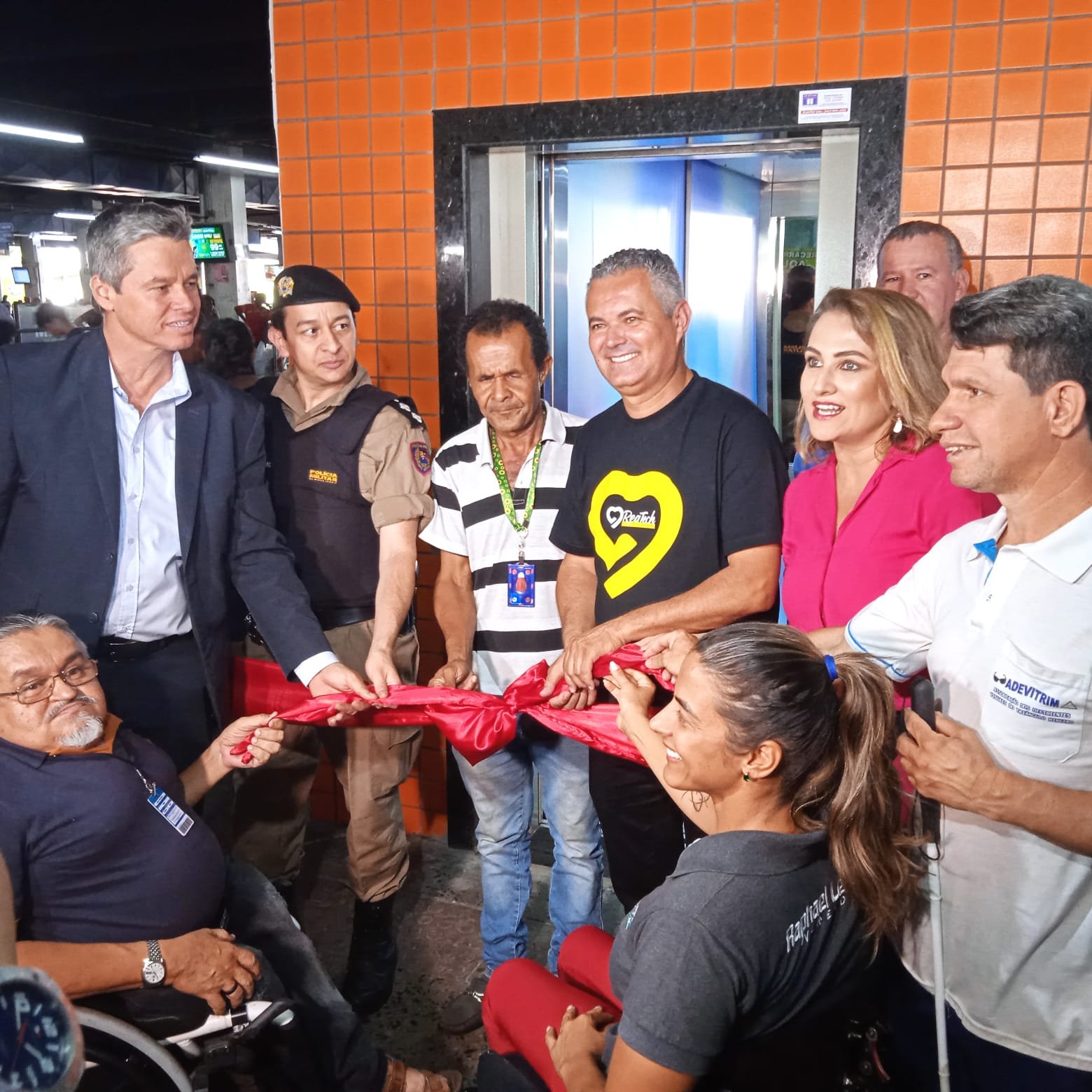 Novo elevador de acessibilidade do Terminal Central é entregue à população