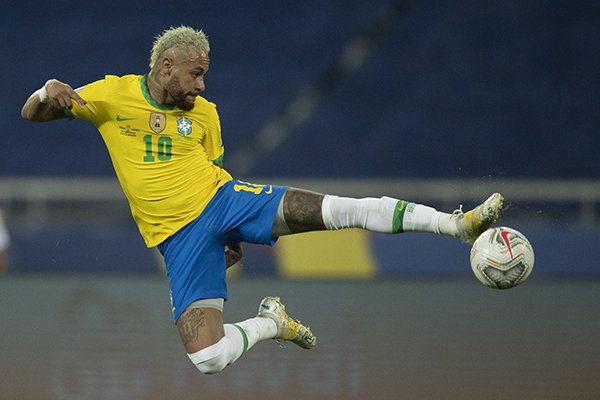 FUTEBOL – De volta ao Brasil, Neymar vai jogar no Santos